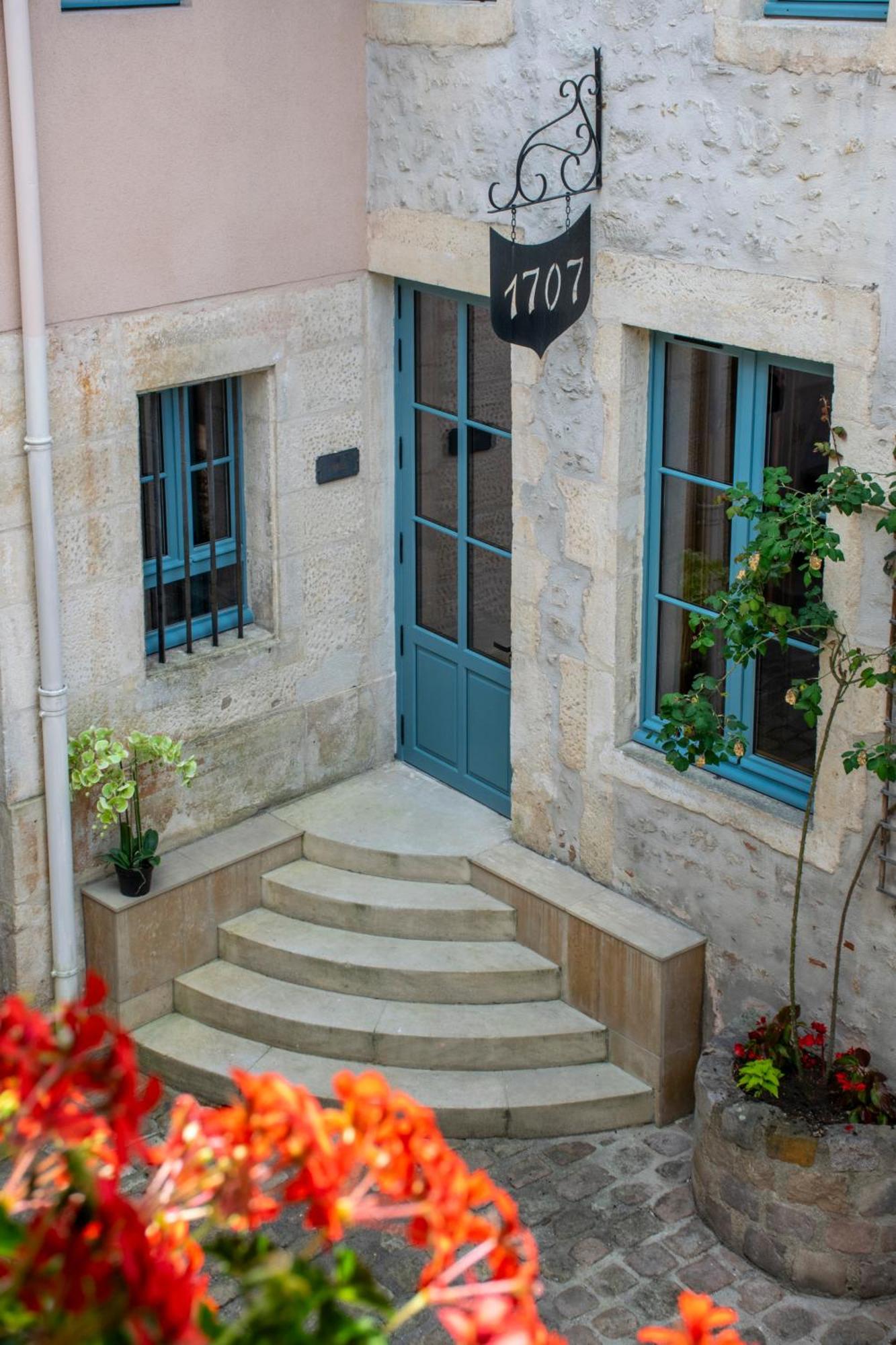 Hotel De La Poste Avallon Dış mekan fotoğraf