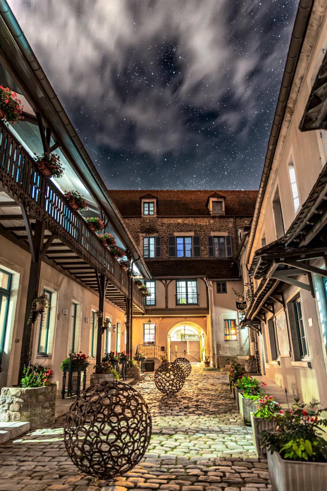 Hotel De La Poste Avallon Dış mekan fotoğraf
