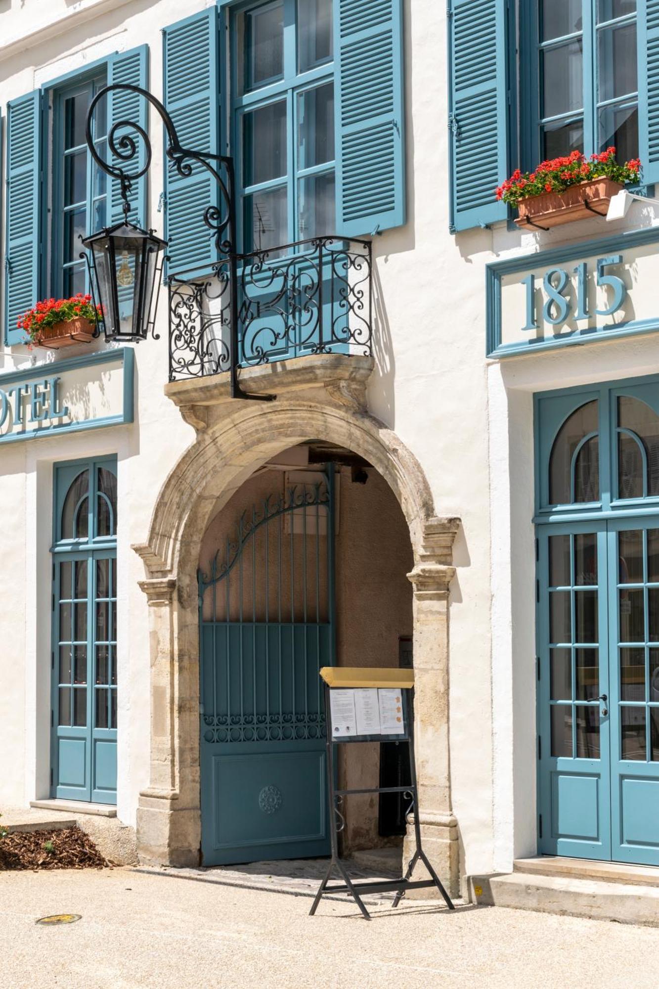 Hotel De La Poste Avallon Dış mekan fotoğraf